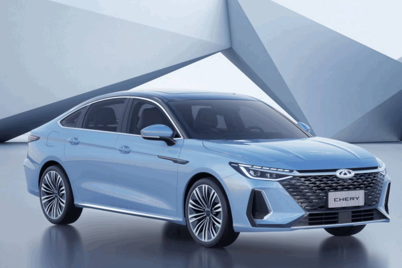 Новинки и ожидаемые китайские автомобили в России 2023